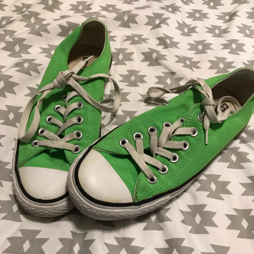 Women’s Converse Size 7